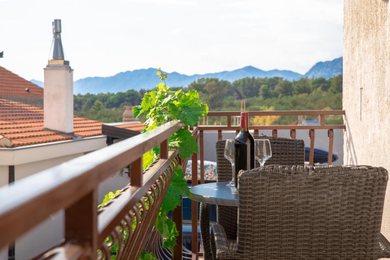 Apartments Family Roso โพรไมนา ภายนอก รูปภาพ