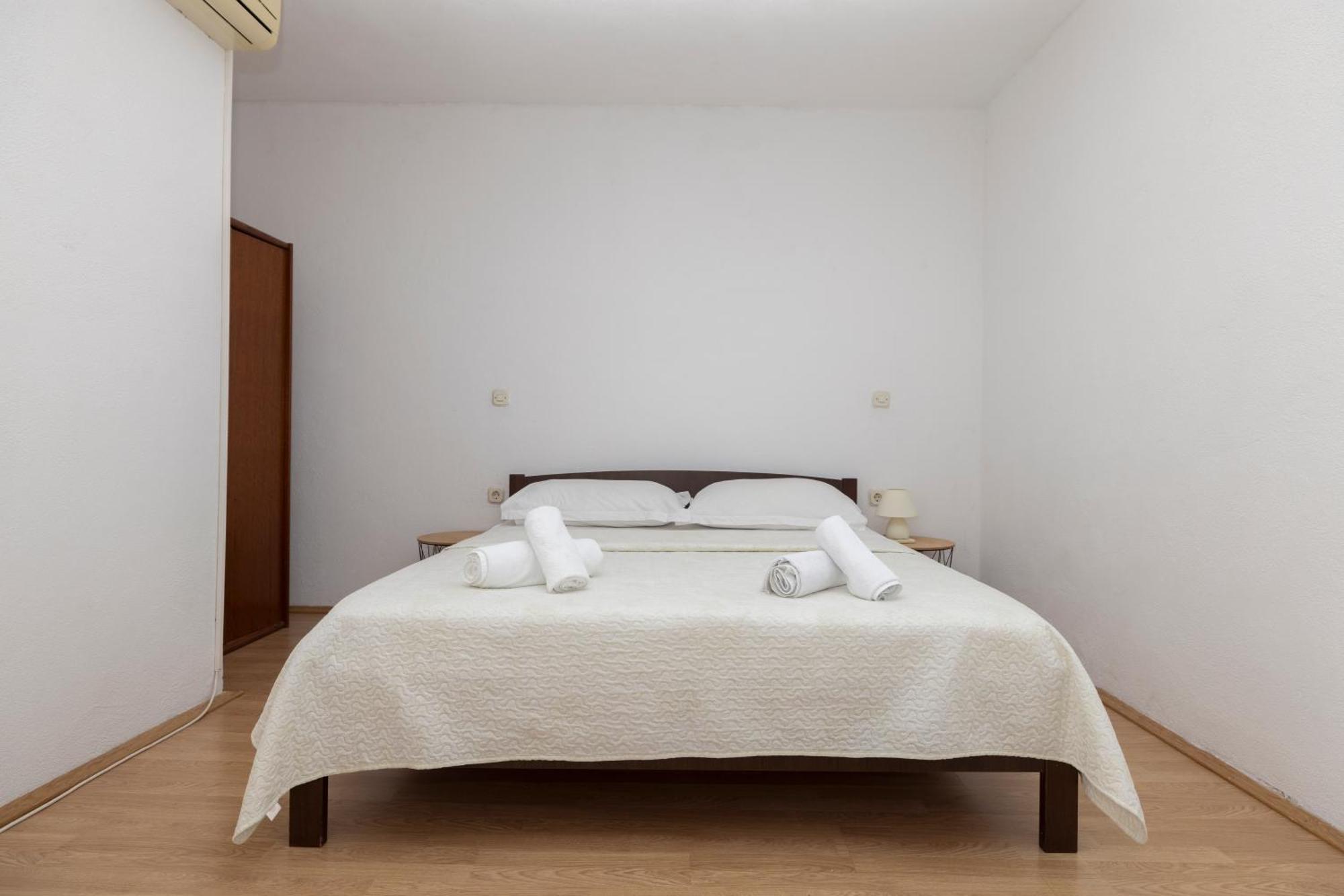 Apartments Family Roso โพรไมนา ภายนอก รูปภาพ