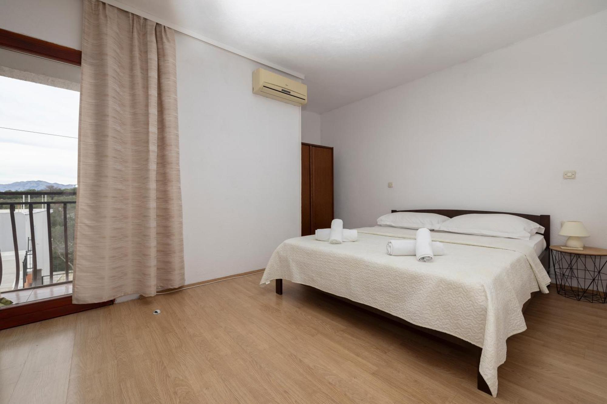 Apartments Family Roso โพรไมนา ภายนอก รูปภาพ