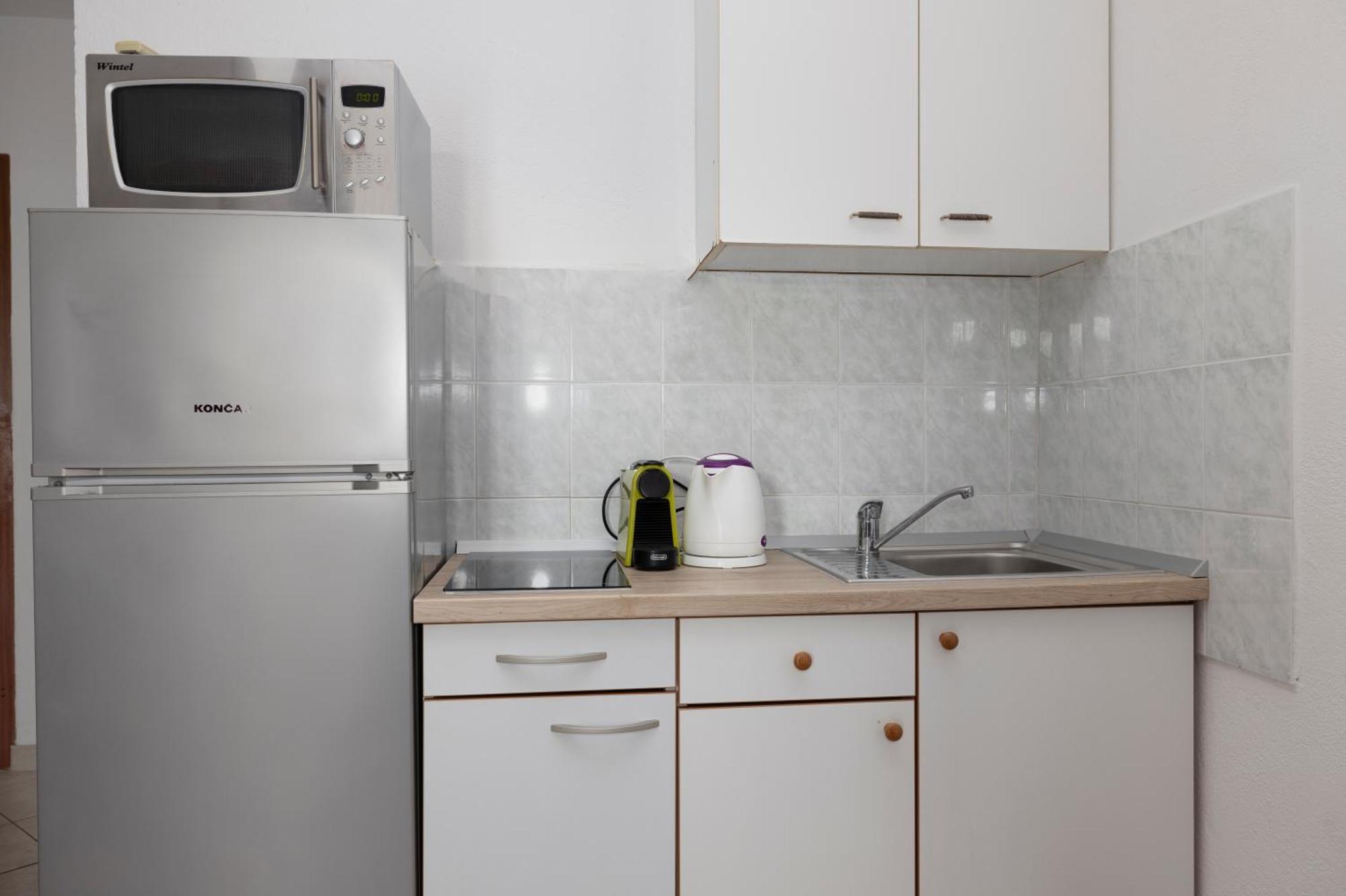 Apartments Family Roso โพรไมนา ภายนอก รูปภาพ