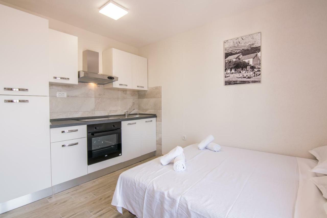 Apartments Family Roso โพรไมนา ภายนอก รูปภาพ