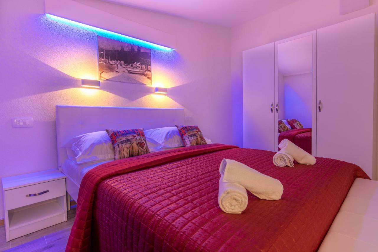Apartments Family Roso โพรไมนา ภายนอก รูปภาพ