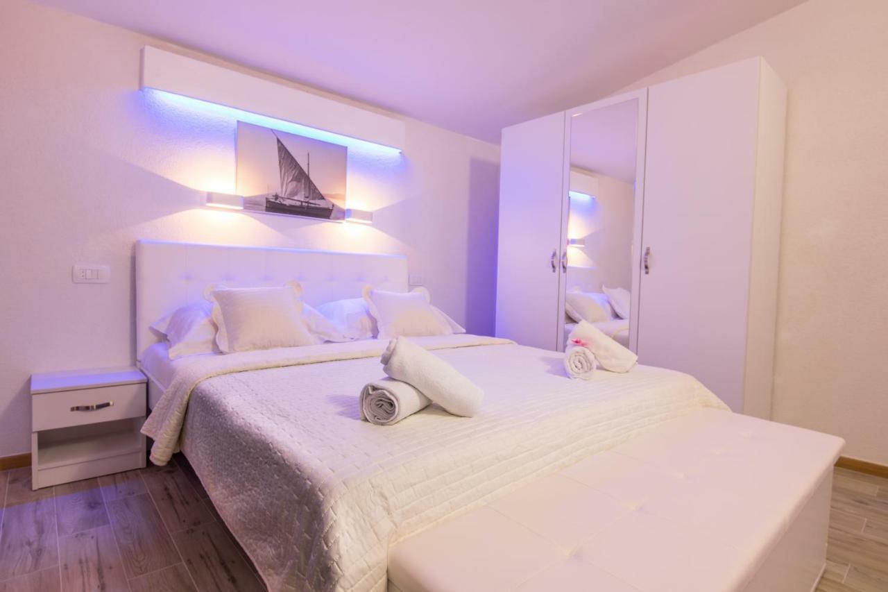 Apartments Family Roso โพรไมนา ภายนอก รูปภาพ