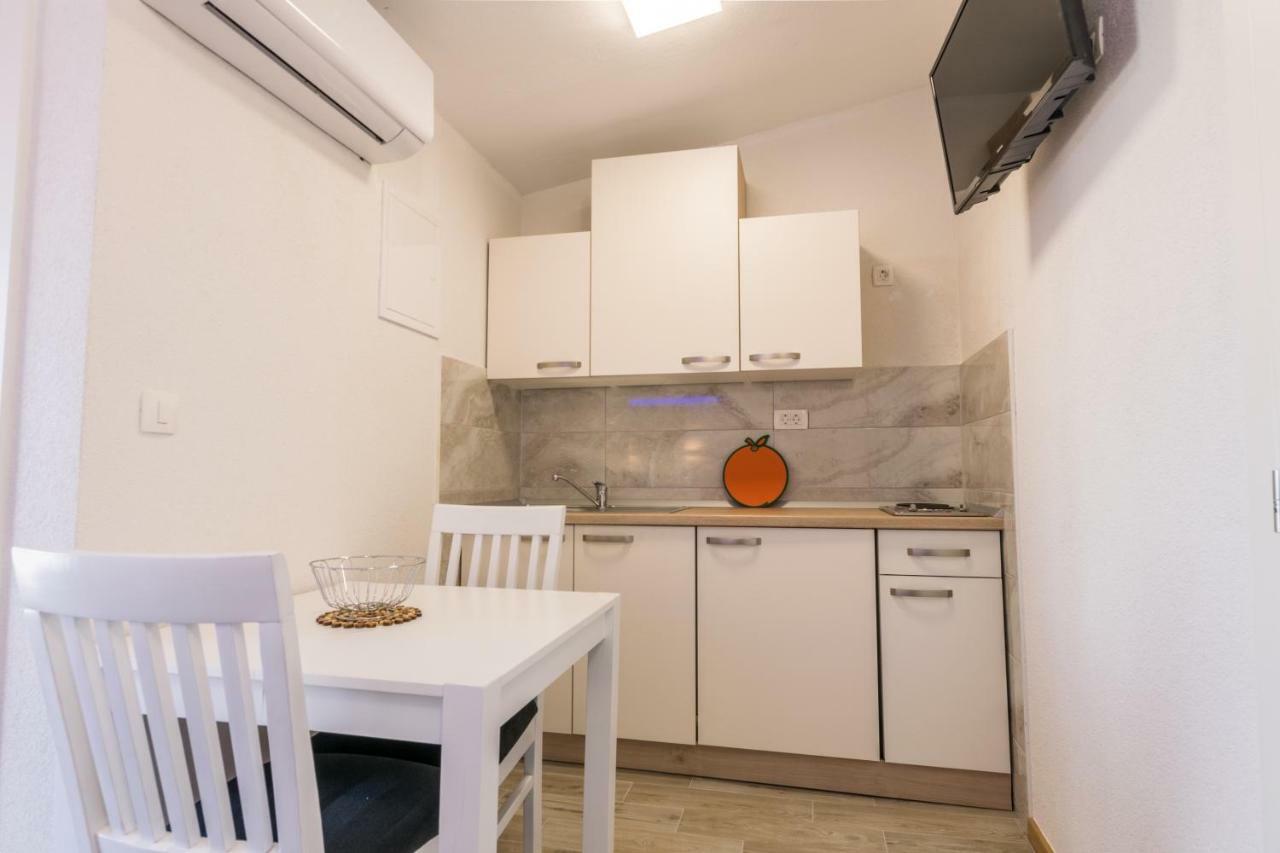 Apartments Family Roso โพรไมนา ภายนอก รูปภาพ